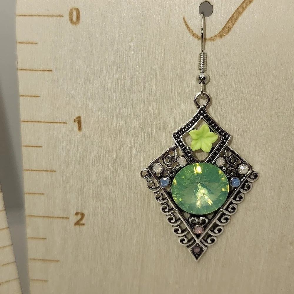 Elegant Silver and‎ Green Earrings